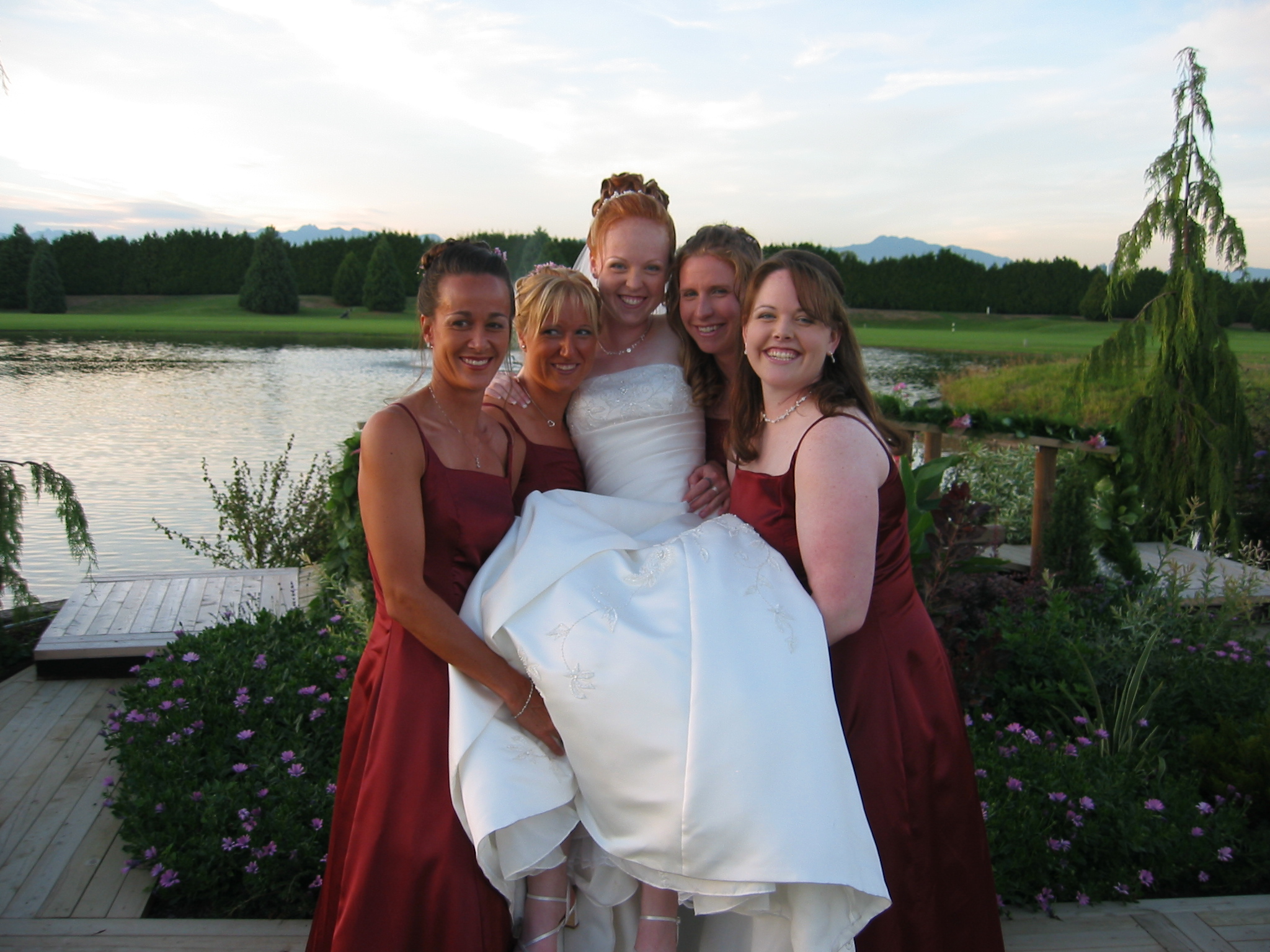 Bridesmaids_and_bride