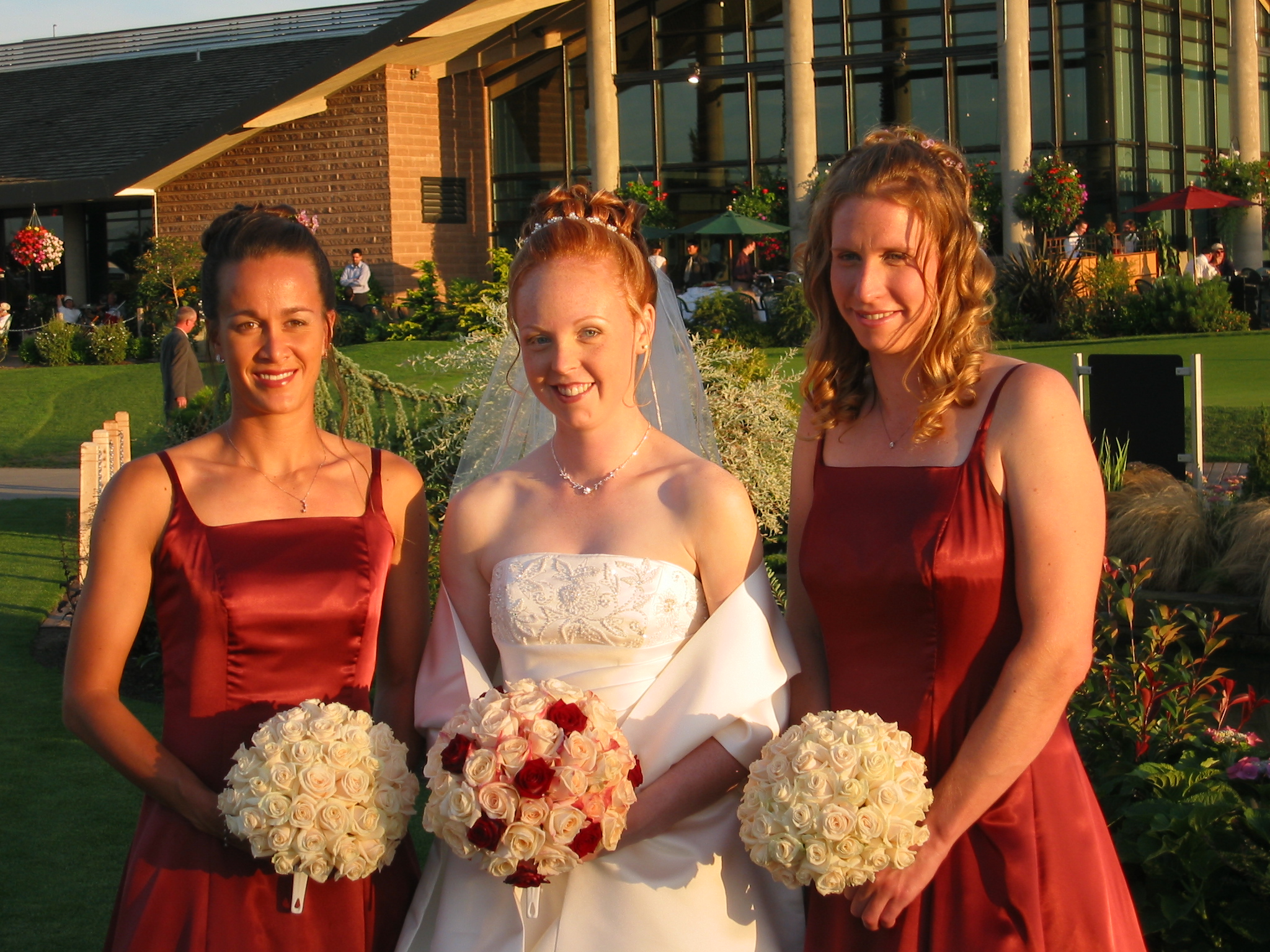 wedding_gals